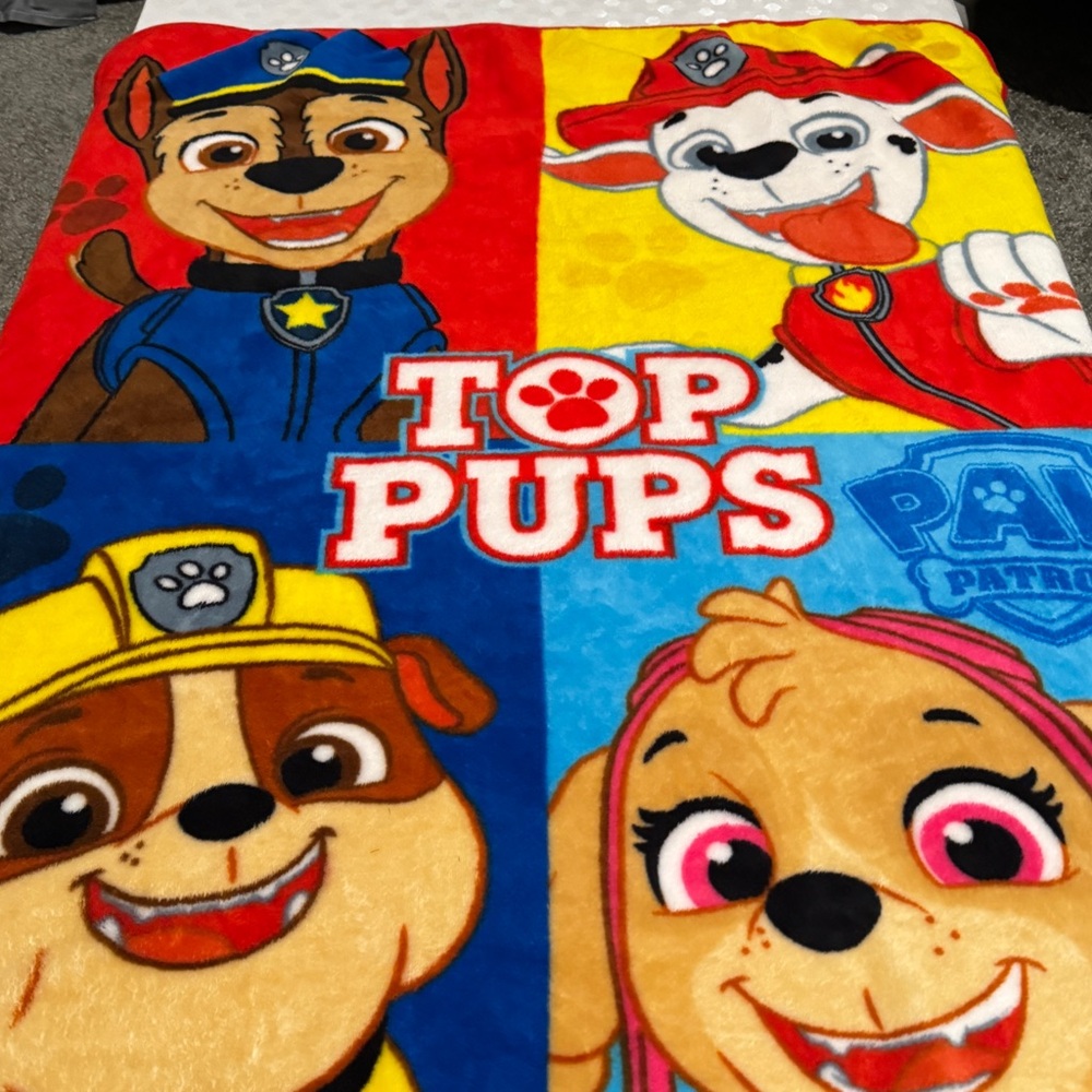 Paw Patrol Top Pups Blanket - Red, Blue, Yellow, White